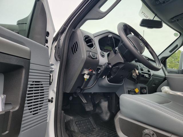 New 2026 Oxford White Ford Base image 39