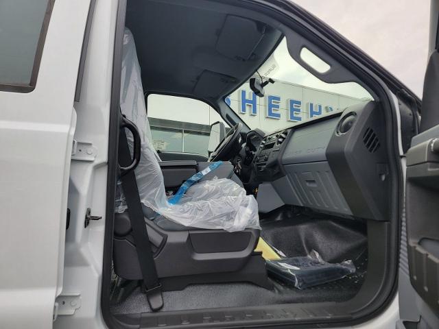 New 2026 Oxford White Ford Base image 25