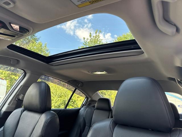 Used 2022 Crystal White Pearl Subaru  image 12