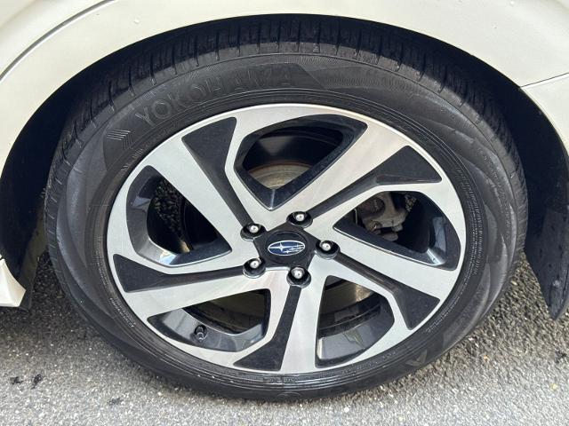 Used 2022 Crystal White Pearl Subaru  image 26