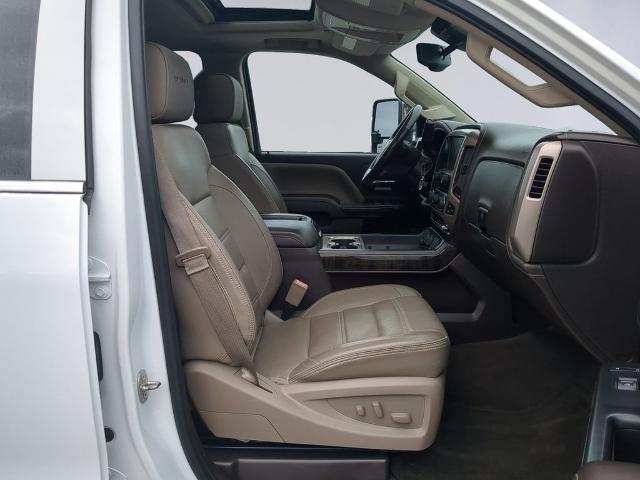 Used 2015 Summit White GMC  image 19