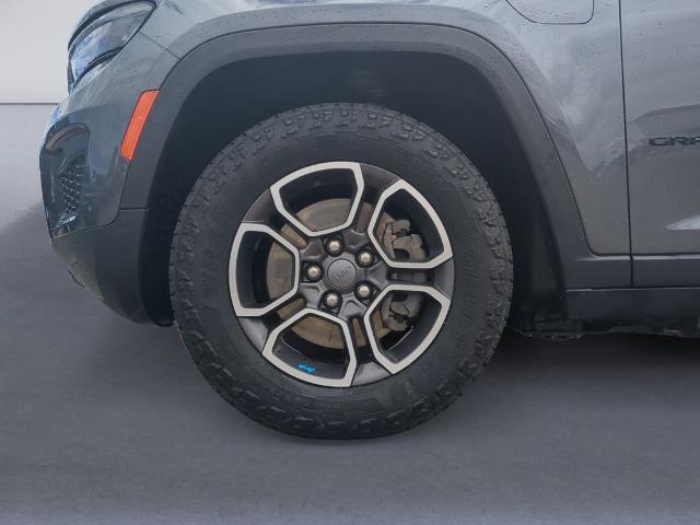 Used 2023 Metallic Jeep  image 11