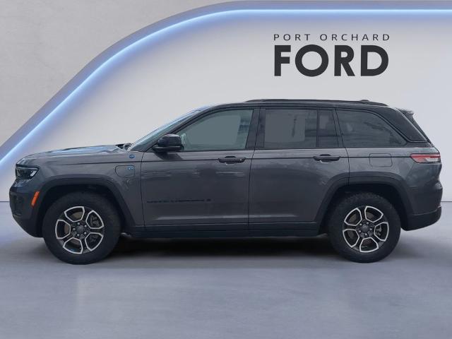 Used 2023 Metallic Jeep  image 3
