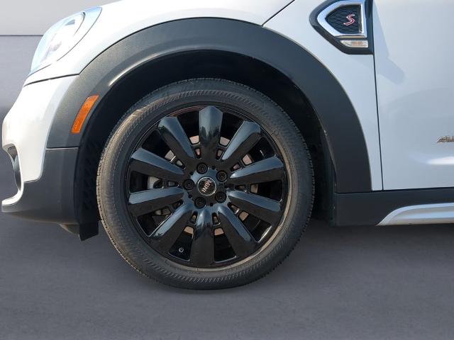 Used 2018 Light White MINI  image 11