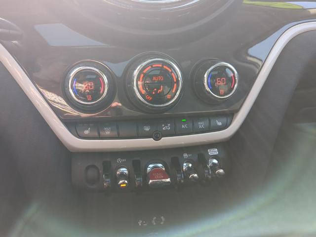 Used 2018 Light White MINI  image 26