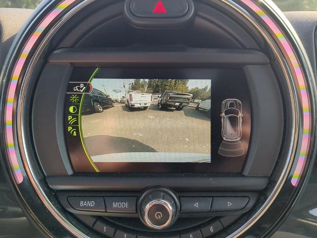 Used 2018 Light White MINI  image 28