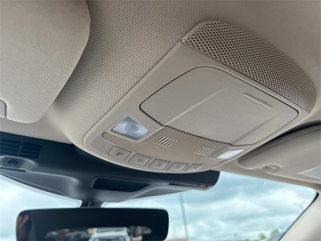 Vehicle Image 35