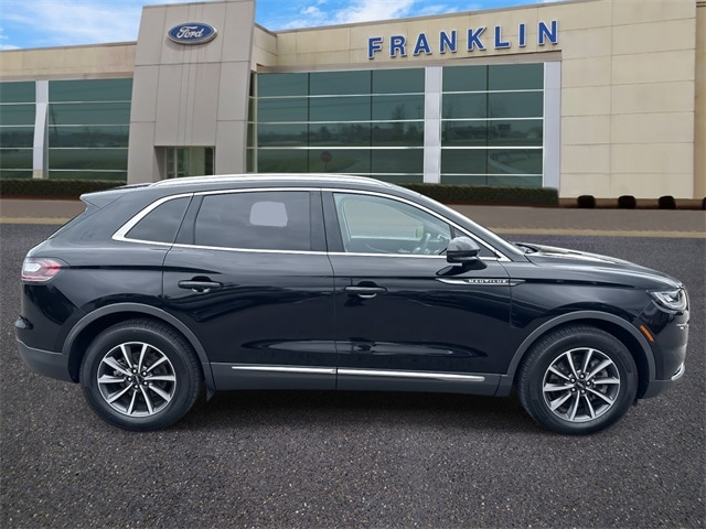 Vehicle Image 8