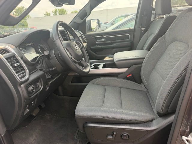 Used 2025 Antimatter Blue Metallic Ford  image 4