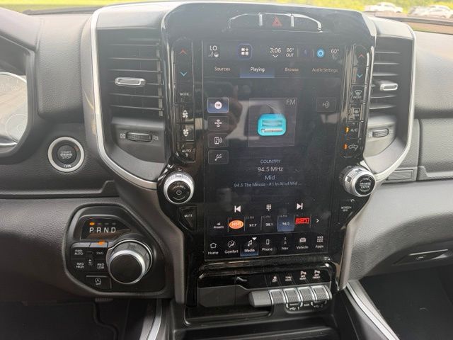 Used 2025 Antimatter Blue Metallic Ford  image 6
