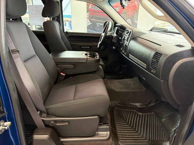 Used 2013 Blue Topaz Metallic Chevrolet  image 11