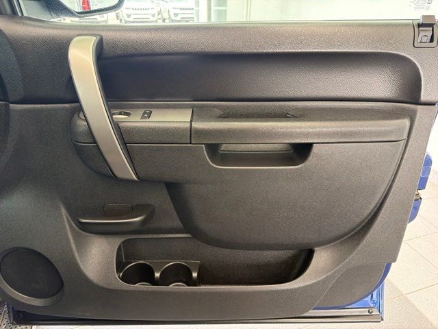 Used 2013 Blue Topaz Metallic Chevrolet  image 12