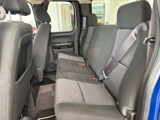 Used 2013 Blue Topaz Metallic Chevrolet  image 13