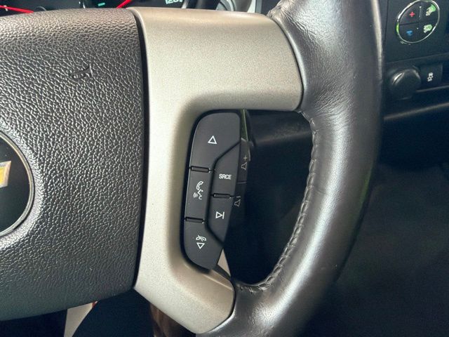 Used 2013 Blue Topaz Metallic Chevrolet  image 19