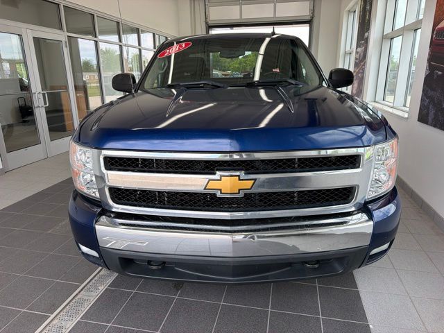 Used 2013 Blue Topaz Metallic Chevrolet  image 2