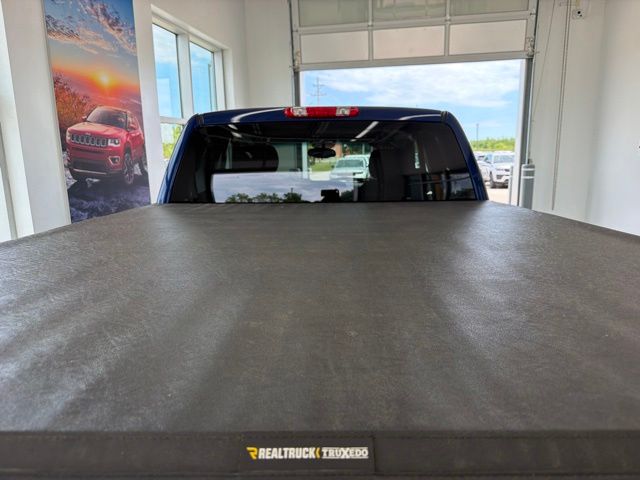 Used 2013 Blue Topaz Metallic Chevrolet  image 7