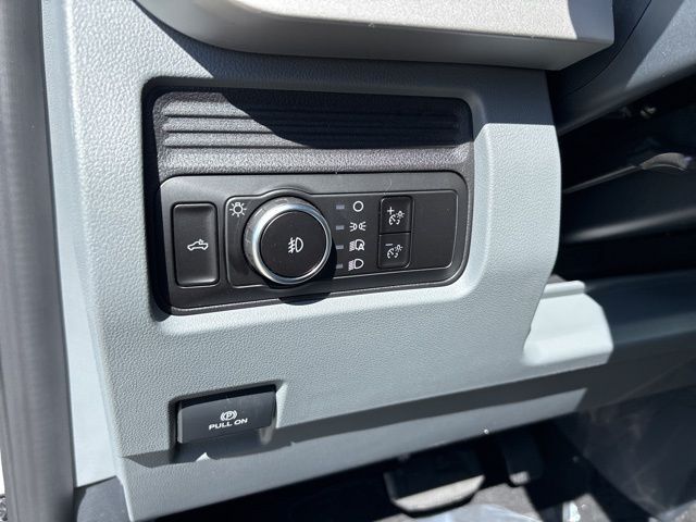 New 2026 Oxford White Ford XL image 51