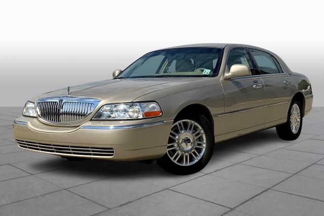 2011 Lincoln Town Car