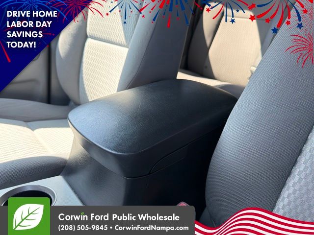 Used 2013 Silver Streak Toyota  image 24