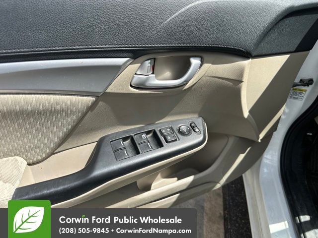 Used 2014 White Honda  image 11