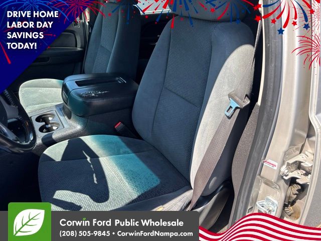 Used 2008 Silver Birch Metallic GMC  image 23