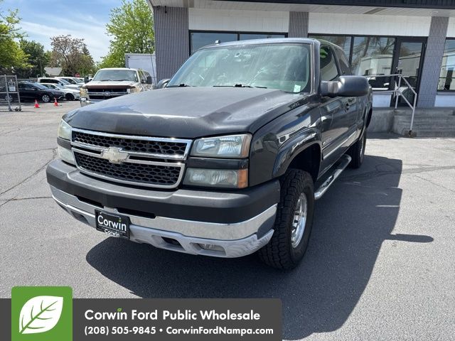 2005 Chevrolet Silverado 2500HD LS
