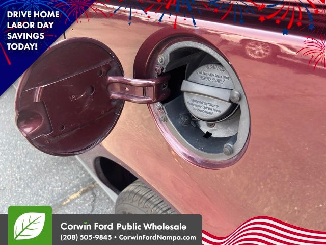 Used 2006 Bordeaux Red Metallic Chevrolet  image 10