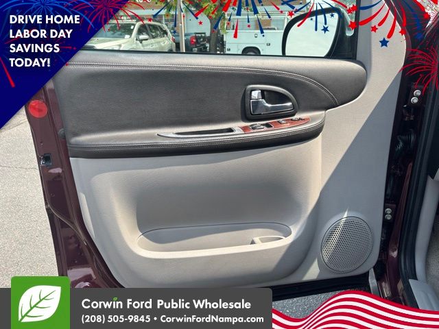 Used 2006 Bordeaux Red Metallic Chevrolet  image 12