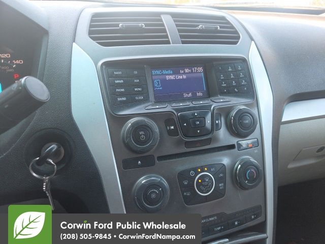 Used 2013 Blue Metallic Ford  image 12