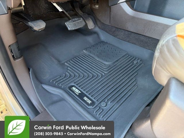Used 2017 White Gold Metallic Ford  image 26