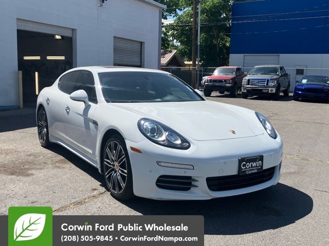 2016 Porsche Panamera 4