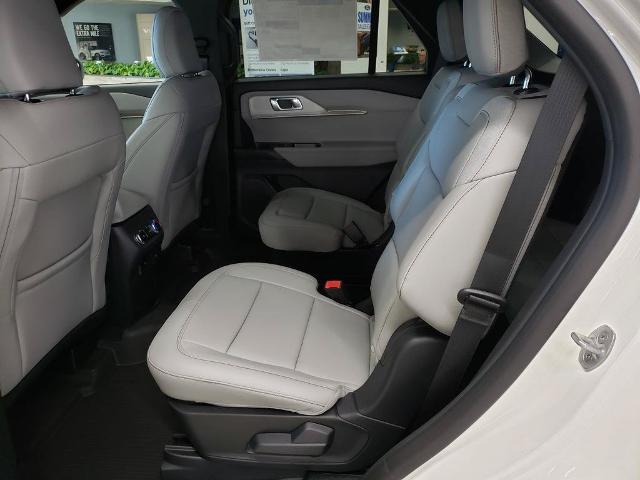 New 2027 Star White Metallic Tri-Coat Ford Active image 12
