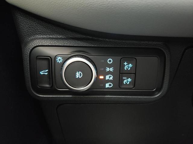 New 2027 Star White Metallic Tri-Coat Ford Active image 25