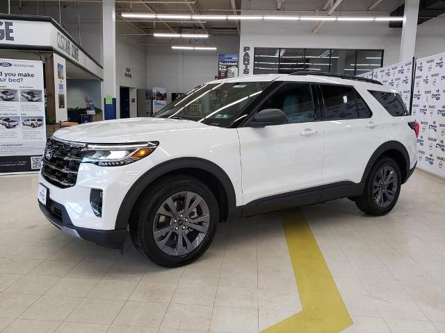 New 2027 Star White Metallic Tri-Coat Ford Active image 3