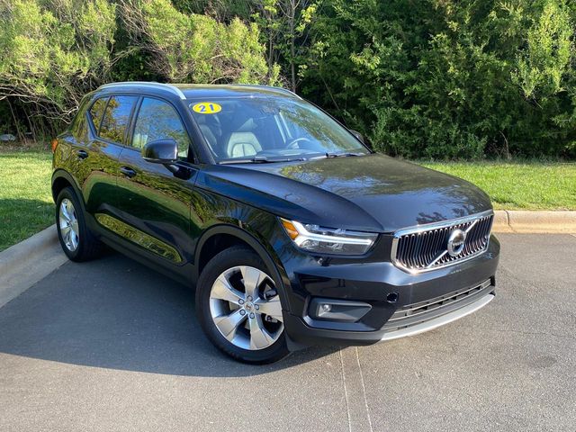 2021 Volvo XC40 T5 Momentum