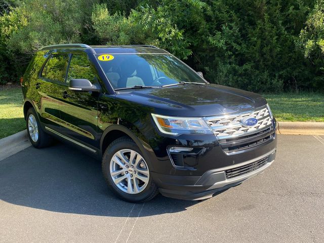 2019 Ford Explorer XLT FWD's photo