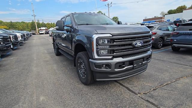New 2027 Carbonized Gray Metallic Ford F-250® XLT image 35