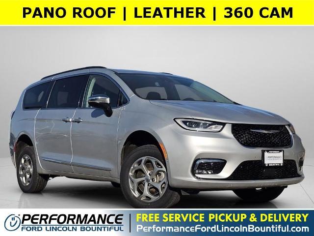 2023 Chrysler Pacifica Limited AWD's photo