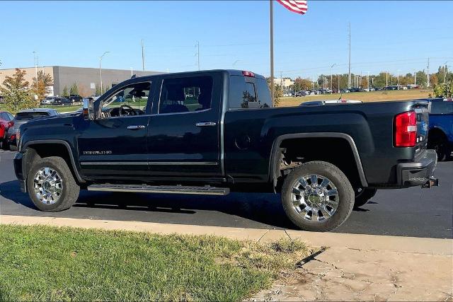 Used 2018 GMC Sierra 2500 Denali HD Denali with VIN 1GT12UEY6JF112692 for sale in Kansas City
