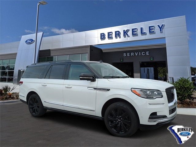 2022 Lincoln Navigator L