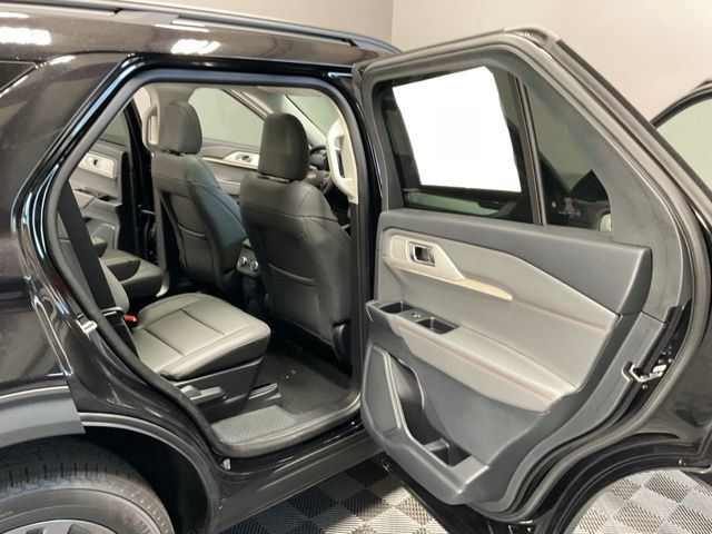 New 2026 Agate Black Metallic Ford Active image 28