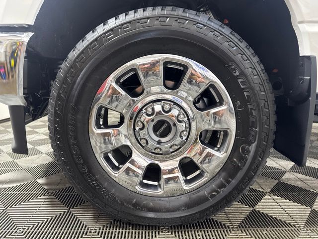 New 2026 Star White Metallic Tri-Coat Ford F-350® King Ranch® image 10