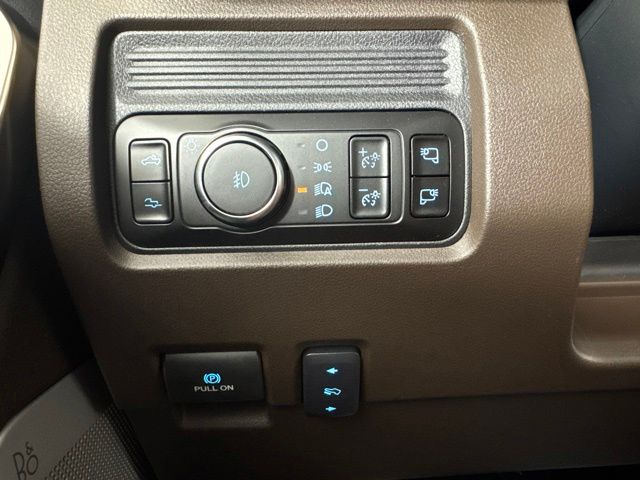 New 2026 Star White Metallic Tri-Coat Ford F-350® King Ranch® image 20