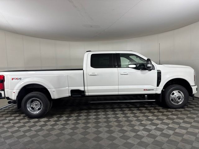 New 2026 Star White Metallic Tri-Coat Ford F-350® Platinum® image 2