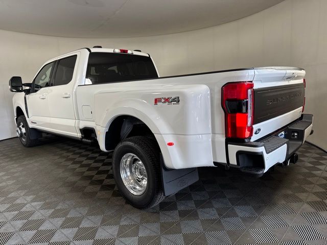 New 2026 Star White Metallic Tri-Coat Ford F-350® Platinum® image 5