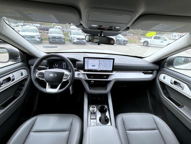 New 2026 Star White Metallic Tri-Coat Ford Active image 26