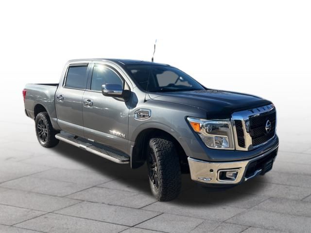 2017 Nissan Titan SL's photo