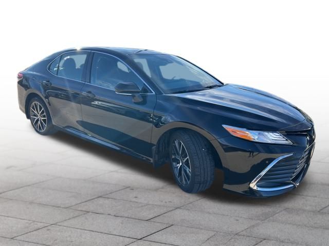 2024 Toyota Camry XLE's photo