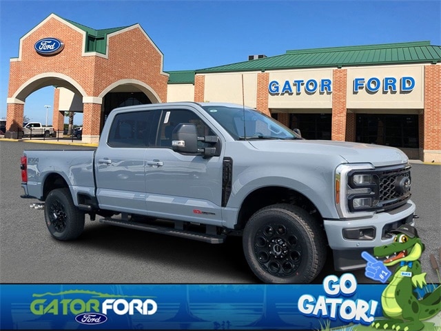 New 2025 Ford Super Duty F-350 SRW LARIAT New 2025 Ford Super Duty F-350 SRW LARIAT