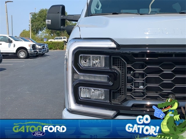 New 2025 Ford Super Duty F-350 SRW LARIAT New 2025 Ford Super Duty F-350 SRW LARIAT